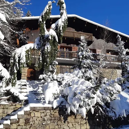 Sumptuous With Breathtaking Mountain Views Chalet