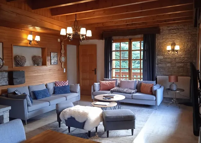 Sumptuous With Breathtaking Mountain Views Alpehytte *