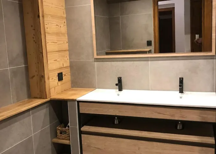 Sumptuous With Breathtaking Mountain Views Alpehytte *